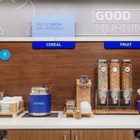 Holiday Inn Express & Suites - Commerce By Ihg Esterno foto